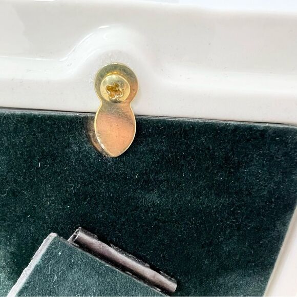 NIB Belleek Shamrock Trellis 3”x5” Parian China Made In Ireland Picture Frame - Picture 7 of 11